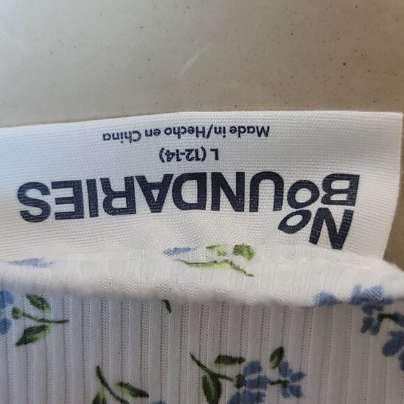 No Boundaries Size Large Woman's Floral dress. - Picture 9 of 11